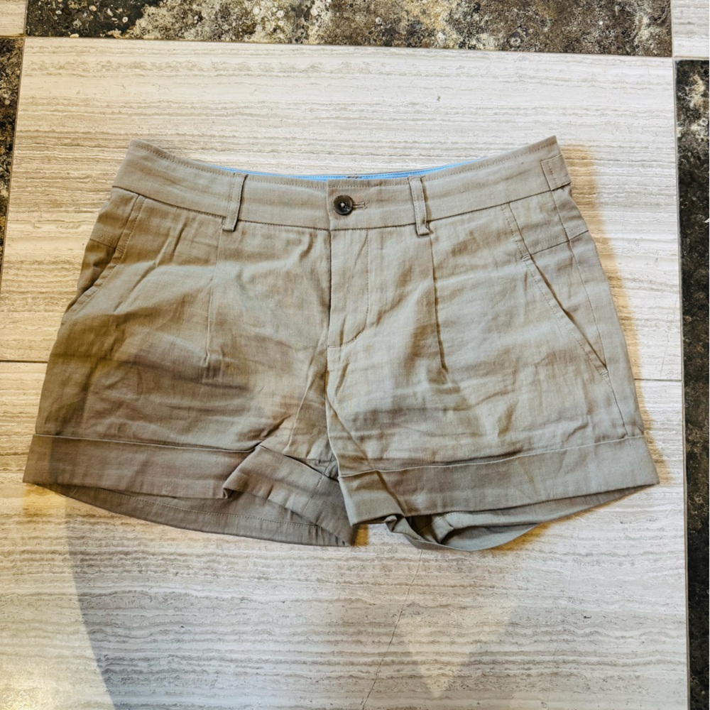 Vince Women's Beige Shorts